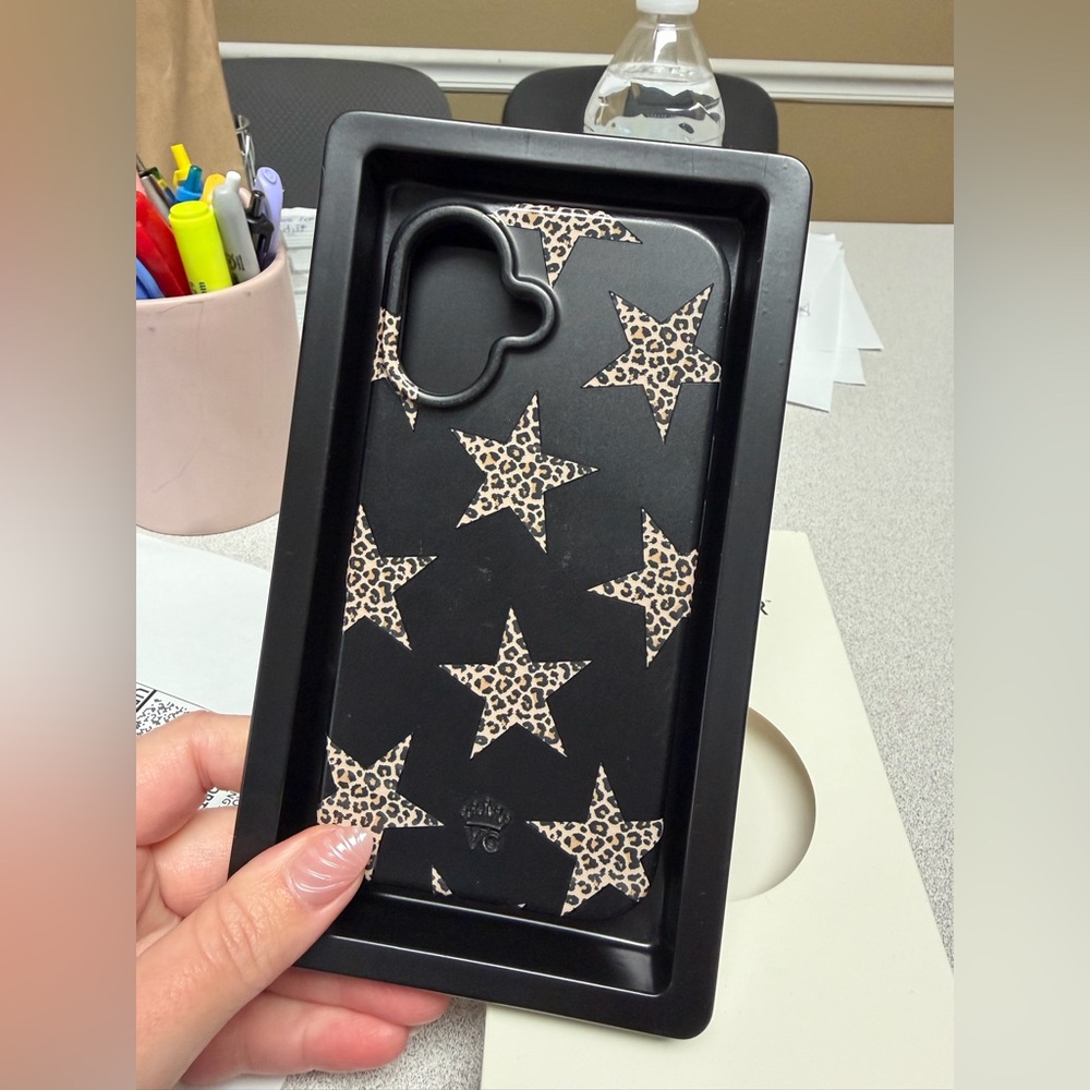 Velvet caviar, MagSafe iPhone 16 case like new black and leopard stars